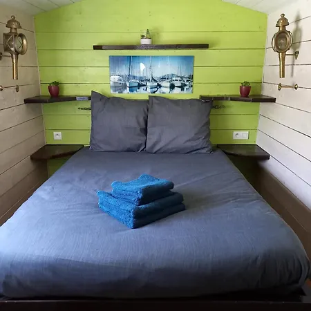 Roulotte Au Pied Du Mont Saint Michel *